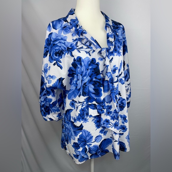 Ann Taylor Tops - Ann Taylor Vibrant blue cabbage rose floral print neck tie blouse women’s size M